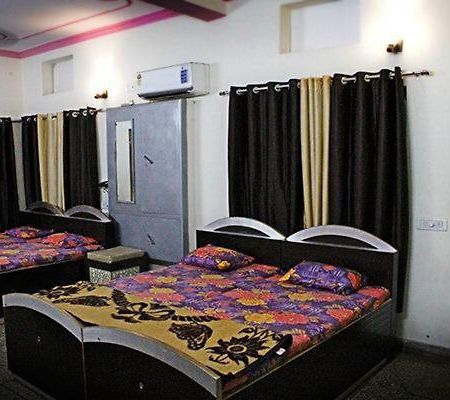 Hotel Roshan Bénarès Extérieur photo